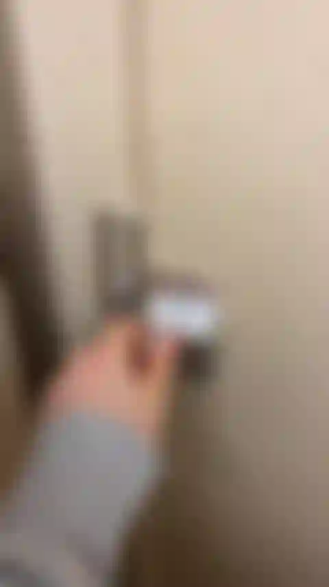 Spaß auf öffentlichen toiletten.