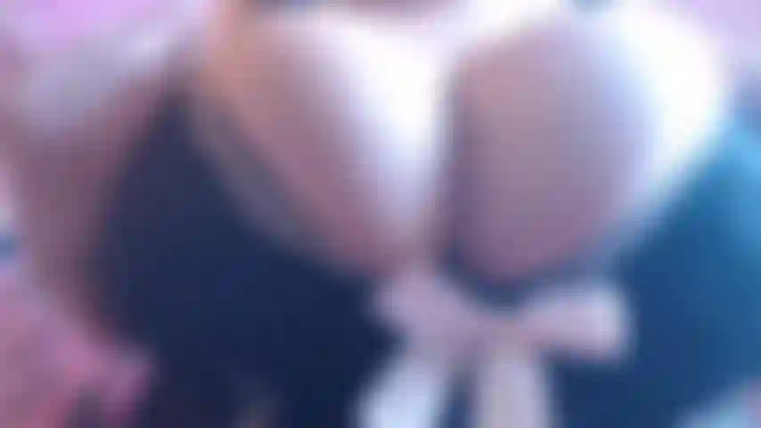 Joi neckt, fickt mit riesigem dildo und kommt.