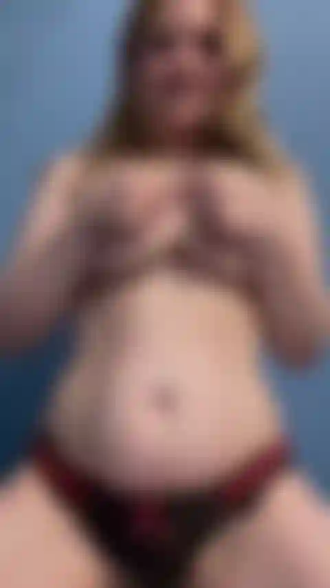 Die an den nippeln zieht.