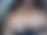 Spiele im auto mit meinen 34j-titten! Ich draußen auf dem rücksitz des autos an meinen nippeln lutsche, während ich sie drücke und eis darüber laufen lasse! Während ich mir vorstelle, wie dein sperma an ihnen herunterläuft!