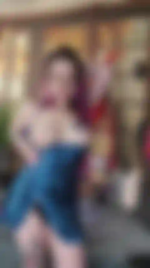 Sexy im grünen kleid.