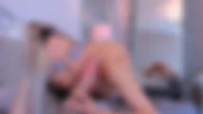 Die dich schlampig und leidenschaftlich lutscht!!