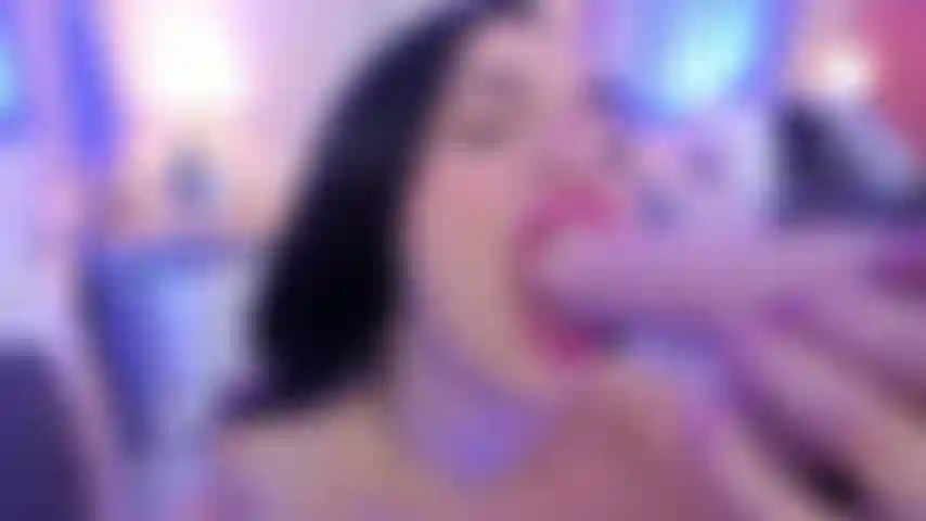 Russin, masturbation und köstlicher blowjob.