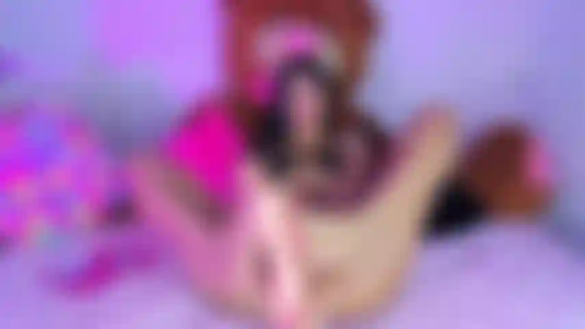 Einen blowjob mit einfachen und unkomplizierten füßen macht.