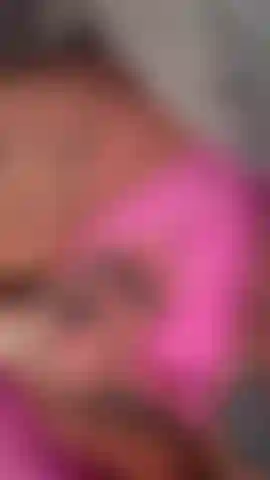 Spielen über der hose, titten raus, reden, fingern, nasse muschi wird saftig, wenn ich in der hose bin, punk, zeige dir meine piercings.