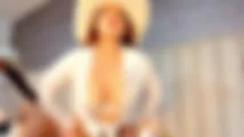 Wenn ich ein cowgirl bin, möchte ich am liebsten deinen schwanz reiten.