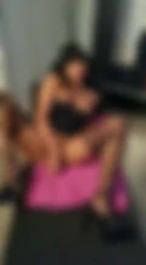 Schau zu, wie meine cremige muschi ein paar mal kommt.