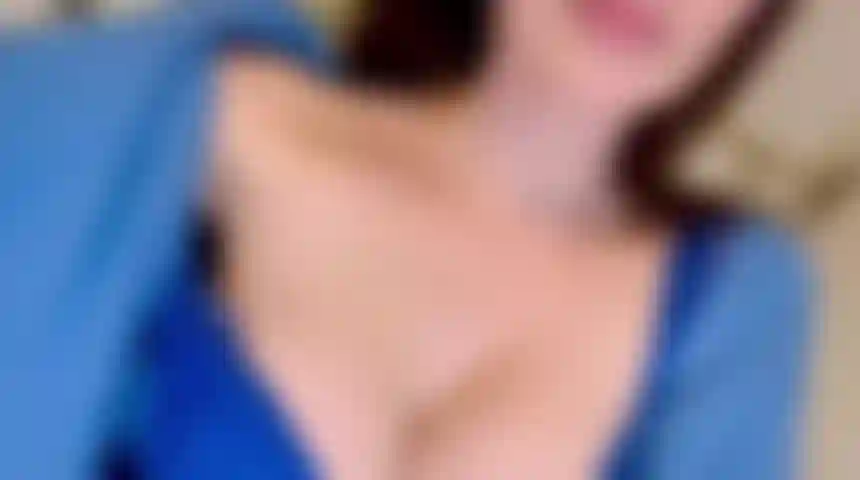 Sehen meine brüste darin groß aus?