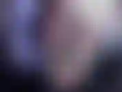 Bete meine füße an, schau mir zu, wie ich meine zehen baumele und spreize, meine füße in meinen netzstrümpfen knirsche. Ich ermutige dich, zu wichsen und dir einen footjob zu geben, bis du deine ladung über meine sexy füße bläst.