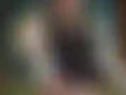 Miss cain bestraft dich körperlich, weil du in der schule straffällig warst. Sie benutzt eine gerte und bringt dich dazu, an ihrem riesigen riemen zu lutschen und dich ihr zu unterwerfen.