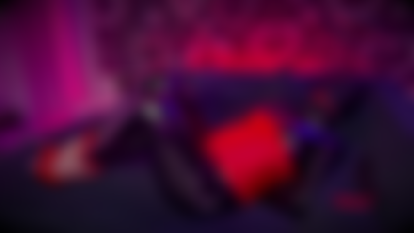 Bound_shiny_sexdoll.