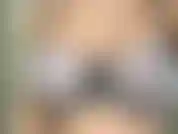 Ich mache dich zum verlieben und verehre meine titten. Die meine titten drückt und reibt, damit du bettelst und den boden anbetest, auf dem ich gehe. Dann tropfe ich öl über meine titten und reibe es ein, bis du deine ladung bläst.