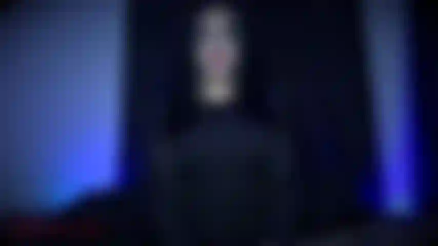 Den arsch der gotischen göttin mit freude und sperma-countdown anbetet.