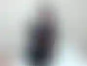 In meiner japanischen schuluniform fange ich an, meine muschi über meiner unterwäsche zu reiben. Dann schiebe ich meine finger unter mein höschen & fingere mich selbst. Ich benutze meinen vibrator auch! Ich liebe es, papa zu zeigen, wie ich in mein höschen spritze.