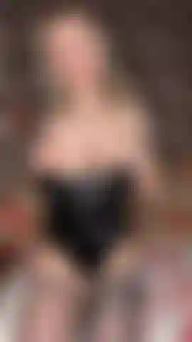 Ein romantisches geschenk. Schau, wie ich mit mir selbst spiele.