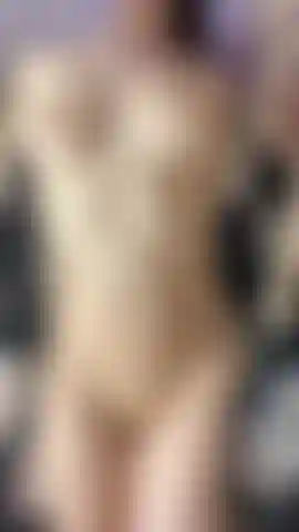 Dein mädchen ist mit öl bedeckt.