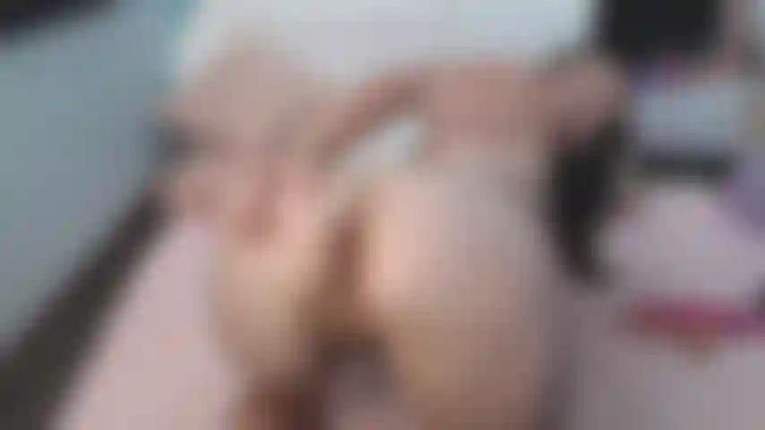 Öl auf meinem ganzen hintern – beim twerken/reiten.