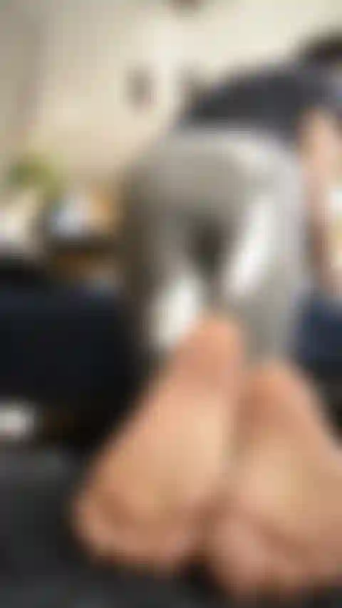 Arsch & faltige sohlen, reife füße zeigen.