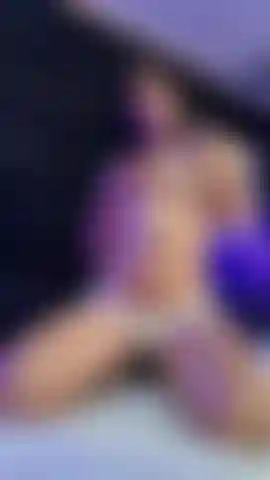 Spiel mit meinen brustwarzen!!