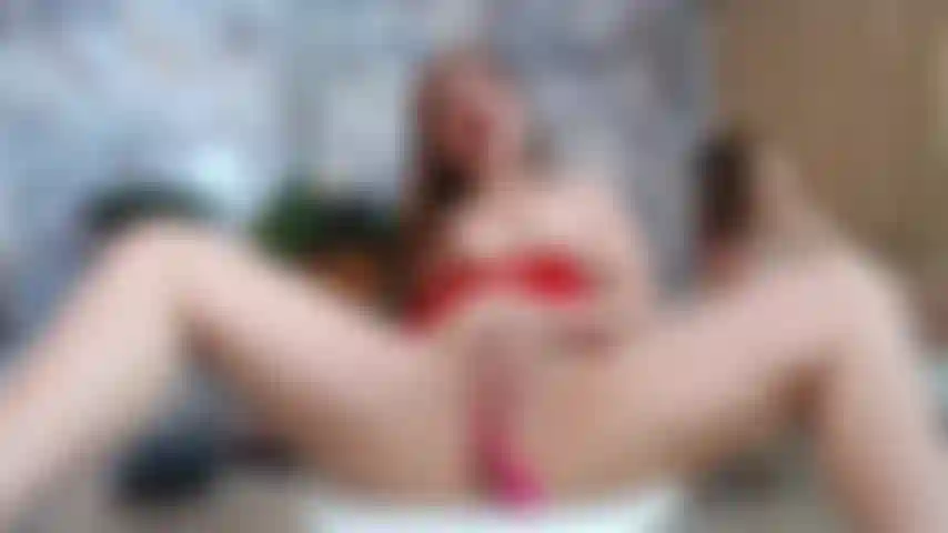 Mein dildo fickt meine fotze super schnell und hart durch.