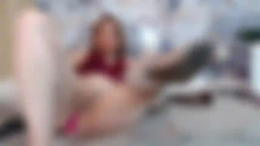 Ich ficke meinen arsch mit der spitze meiner absätze, bis...