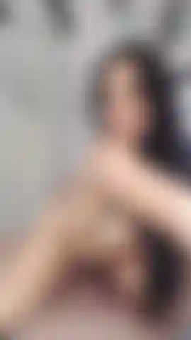 Safe curves, bold look