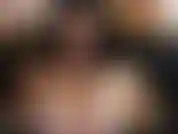 Die für dich auf meine riesigen brüste spuckt!