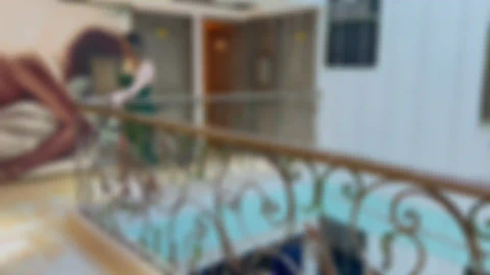 Lasst uns unsere blicke kreuzen.