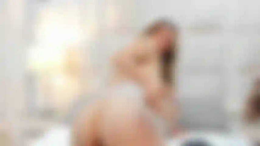 Öl und milch in meinem hintern, hüpfenden_nackten löchern.