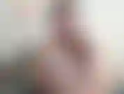 Meine füße sind frisch geduscht, willst du nicht einfach an meinen zehen lutschen? Spürst du sie an deinem schwanz? Spritze sie voll und mache sie wieder unordentlich?