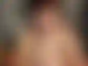 " Komodowaran." Ich nehme mir ein wenig zeit, um meine deepthroat-fähigkeiten zu üben. Sieh zu, wie ich würge, spucke und auf meine klamotten und titten sabbere, während ich deinen schwanz unerbittlich in meine kehle nehme.