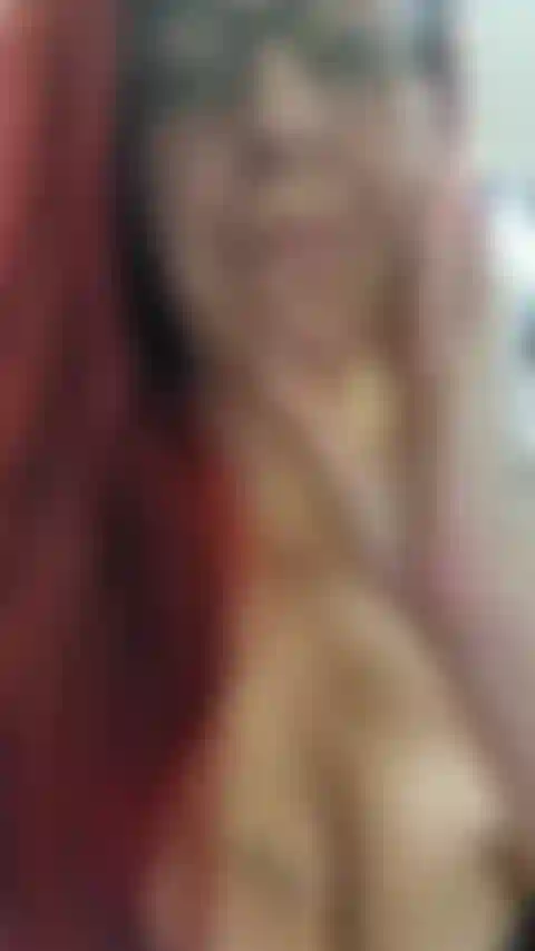 Endlich habe ich mir die zeit genommen, einen vibrator auszuprobieren! Ich sieh mir zu, wie ich mich ausziehe und meinen körper zur schau stelle, denn ich habe 30 pfund babygewicht verloren, benutze meinen guten alten, zuverlässigen lila vibrator und habe einen gewaltigen orgasmus (es hat definitiv nicht lange gedauert!) Audio!