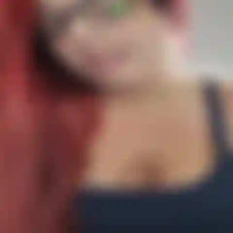 Daniel wollte, dass ich meine cremige schwangere muschi für ihn ficke, während ich meine brustwarzen und meinen bauch reibe! Meine muschi ist so nass und cremig, dass du hören kannst, wie nass sie ist! Am ende spreize ich meine cremige muschi und sage ihm, er soll mich mit sperma vollpumpen! 35 Wochen!