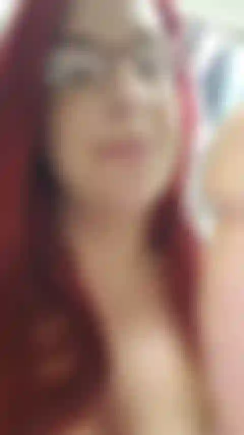 Zeige meinen körper und drücke etwas kolostrum aus meinen brustwarzen und lecke sie, dann benutze ich meinen 10-zoll-dildo, um meine muschi zu ficken, bis ich komme! 38 Wochen schwanger - audio!