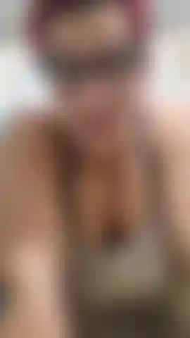 Ich bin du hast mir ein video geschickt, in dem deine frau einen schwanz reitet. Ich bin nicht beeindruckt. Ich bin eine frau. Ich zeige dir, wie es aussieht, wenn eine echte frau wie ich deinen schwanz reitet und wie viel besser ich dich zum abspritzen bringen würde, wenn ich diejenige wäre, die deinen schwanz reitet und nicht deine frau! 34 Weeks!
