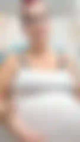 Schwangerer bauch vollstopfen und vorher-/nachher-maße! Ich messe meinen bauch, bevor ich ihn vollstopfe, und messe ihn dann danach, um ihnen zu zeigen, wie viele zentimeter mein bauch zugenommen hat, während er super vollgestopft war! 38 In der schwangerschaftswoche.