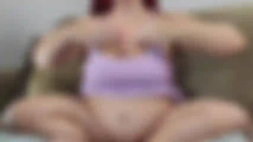 Es ist schon eine weile her, seit ich mich zurückgelehnt, ein paar pornos angemacht und sie mir angesehen habe, während ich meine muschi gereizt habe, damit ich mich auf ein paar gute orgasmen vorbereiten konnte! Sieh mir zu, wie ich meine muschi gereizt, meinen kitzler vibrieren lasse und mich zweimal zum orgasmus bringe! 34 In der schwangerschaftswoche.