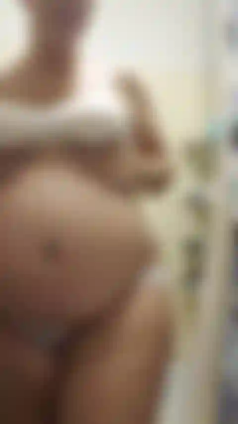 32. In der schwangerschaftswoche, nehme eine schöne heiße dusche und benutze meinen guten alten treuen freund, den duschkopf, um meine klitoris in einen schönen großen orgasmus zu versetzen!:) Audio!