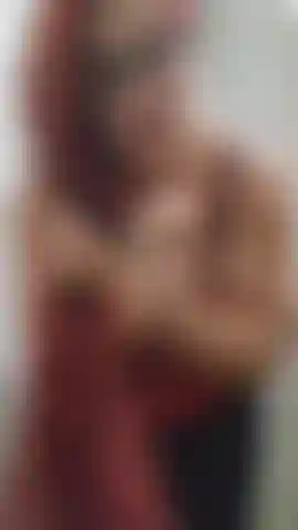 Brendan ist zurück, um meinen kurvigen schwangeren körper zu bewundern und möchte, dass ich ihm genau beschreibe, wie es sein wird, wenn wir die plätze tauschen, damit er in den letzten wochen meiner schwangerschaft für mich einspringen kann! Ich zeige ihm alle meine schwangeren kurven, während ich es ihm erzähle! 37 Wochen.