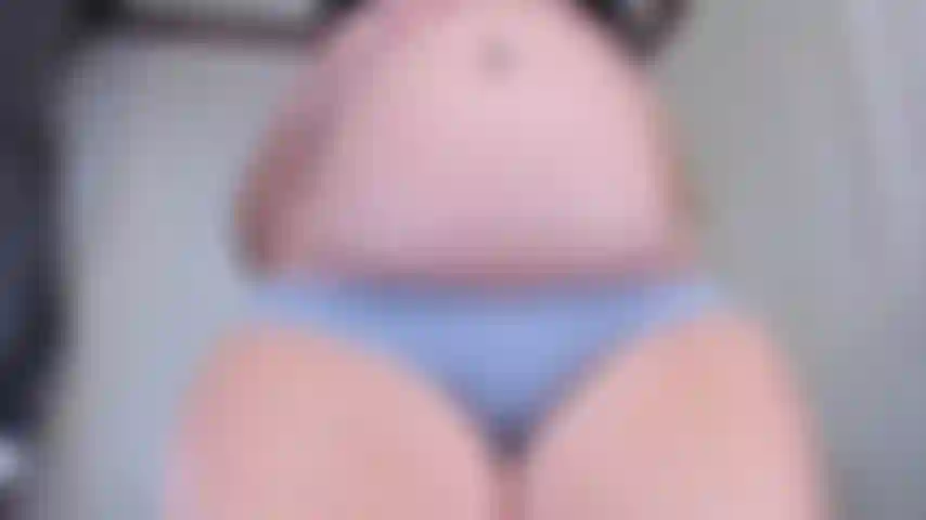 25 Seit wochen schwanger - zeige meinen bauch und meine beute im stehen, ficke meine muschi im doggystyle mit meinem dildo und benutze dann meinen vibe, um mich mit dem dildo in mir zum abspritzen zu bringen, sieh zu, wie er herausrutscht, nachdem ich abspritze!