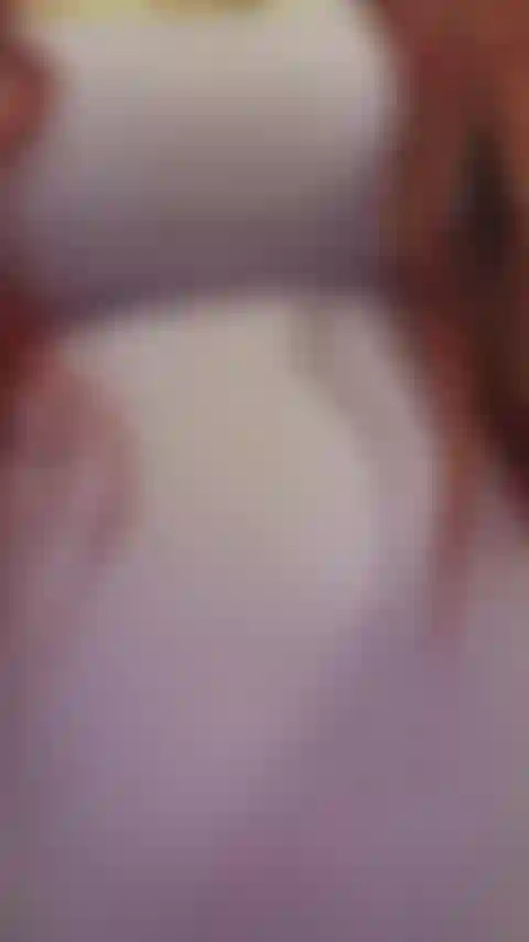 Etwas spaß mit milch! Spritze milch und schaue, ob ich mein gesicht schlagen und sie in meinen mund bekommen kann - kann ich? Vielleicht solltest du zuschauen und sehen:) - audio!