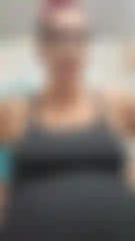 Tom war diesmal bereit, die vollen 25 cm meines strapons in seinen hals zu stecken! Nachdem er ihn gut gelutscht hatte, fickte ich ihn in den arsch und versenkte das ganze ding in ihm. Dann ließ ich ihn ihn sauber lutschen und spritzte ihm eine ladung sperma ins gesicht! 39. . In der schwangerschaftswoche.