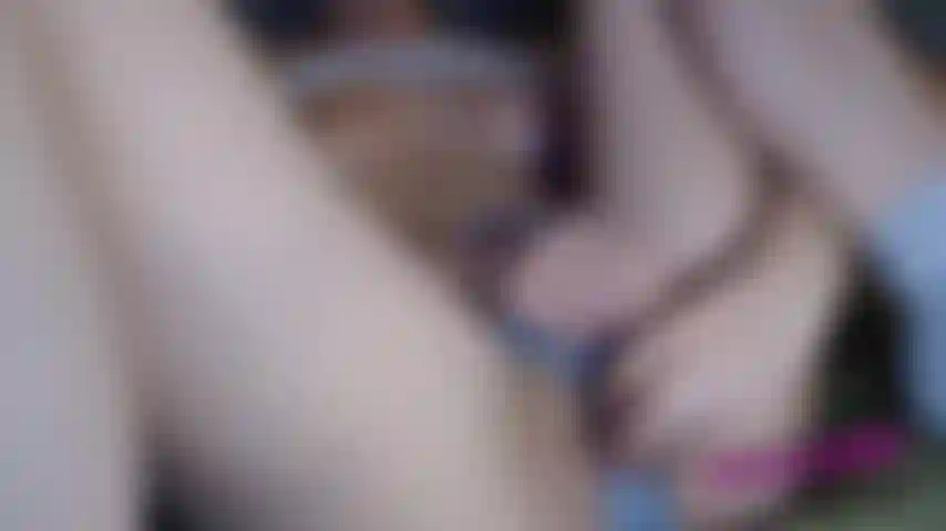 Er ließ mich um jeden zentimeter meines engen hinterns betteln.