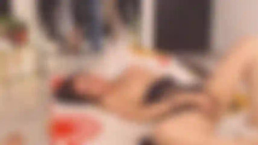 Die sexy, feucht und mit fingern in mir masturbiert.