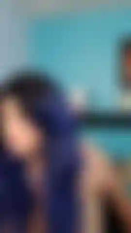 Rülpse und oben ohne.