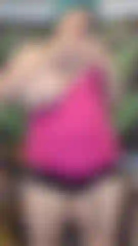 Komm, hüpf mit mir!!! Vielleicht lutsche ich deinen schwanz!!