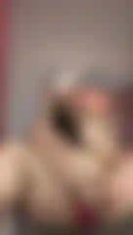 I am a naughty girl with a playful pussy