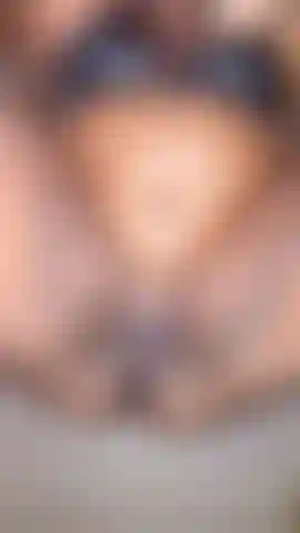Stehend über dem telefon, mit cremiger muschi.