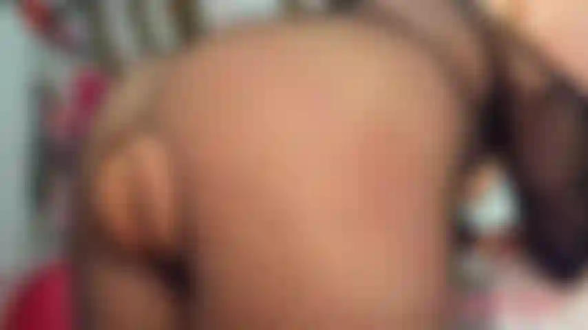 Necke im netzbody und verehre meinen hintern.