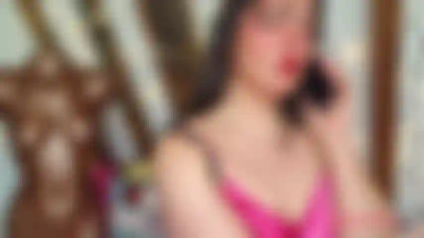 Eine haarige hochzeitsplanerin verführt den bräutigam dazu.